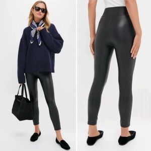 Tuckernuck Black Faux Leather
Leggings Size Large
